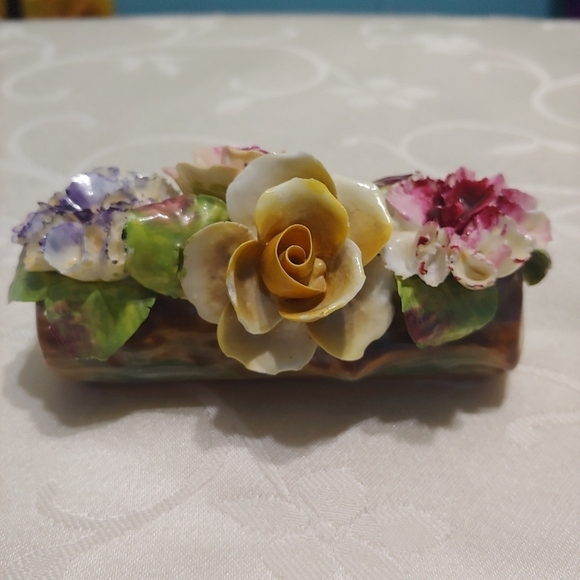 Thorley Bone China Log w/Flowers - Picture 3 of 10